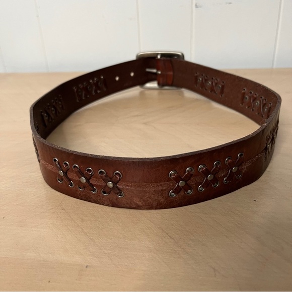 Fossil Brown Leather Decorative Stitch Pattern and Square Silver Buckle M - Picture 2 of 8